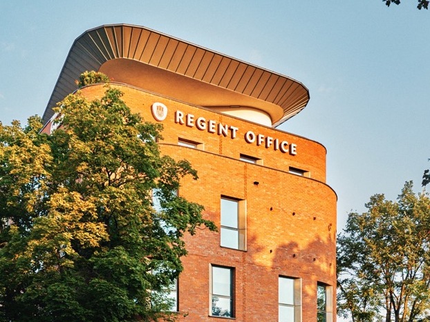 Przestrzeń biurowa dopasowana do potrzeb firm – case study Regent Office Kraków